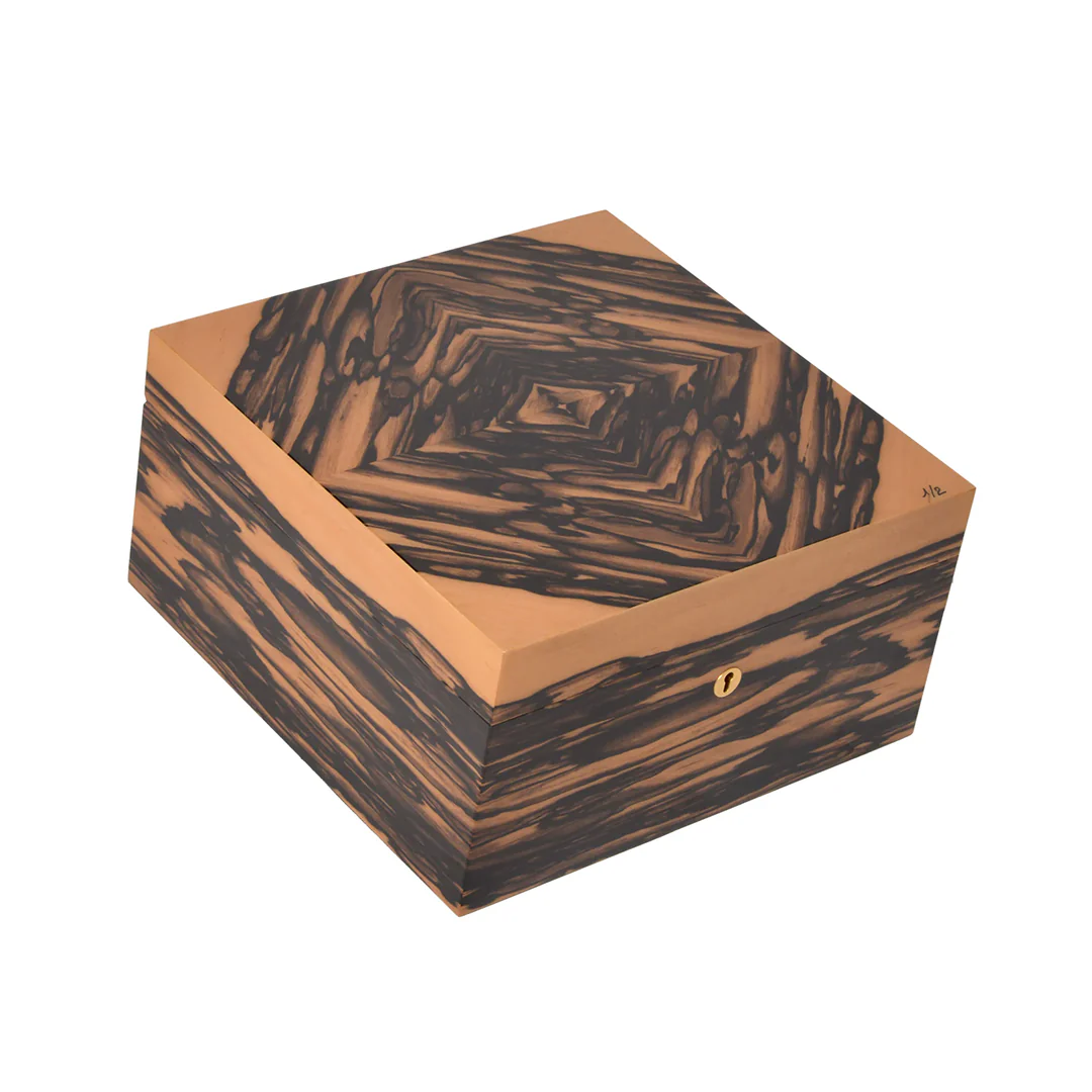 Elie Bleu Royal Ebony - 75 Count Humidor
